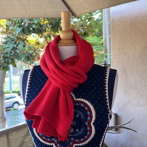 John Lewis Pure Cashmere Red Scarf and Beanie Hat Set! NEW! - Picture 6 of 6